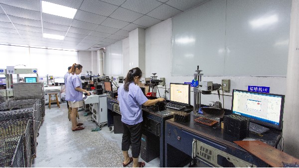 激光雕（diāo）刻機4