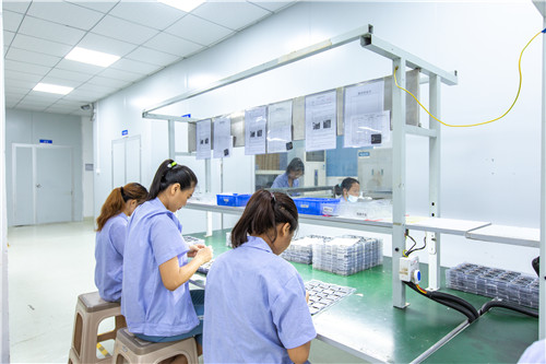 東（dōng）莞按鍵生產廠家對於按鍵產品發黃怎麽辦