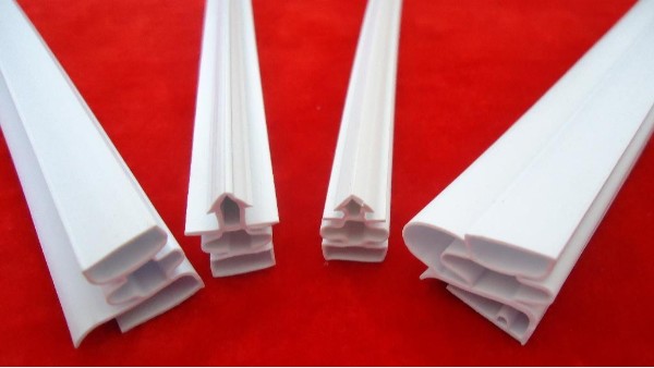 密封（fēng）條廠家哪家質量好？伊人在线视频矽膠品牌怎麽樣？