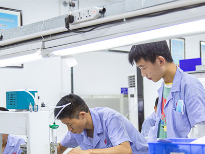 根（gēn）源-員工工作中