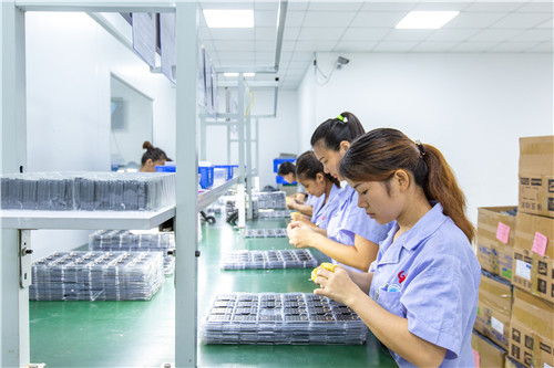 手機矽膠按鍵的配料（liào）是通（tōng）過哪些環節進（jìn）行加工（gōng）如何操作的（de）