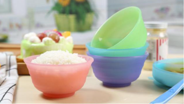 矽膠（jiāo）餐具