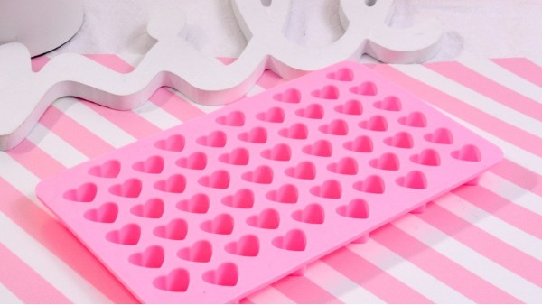 矽膠模具廠家的產（chǎn）品特點是什麽？未來模具市場有什麽發展前景？